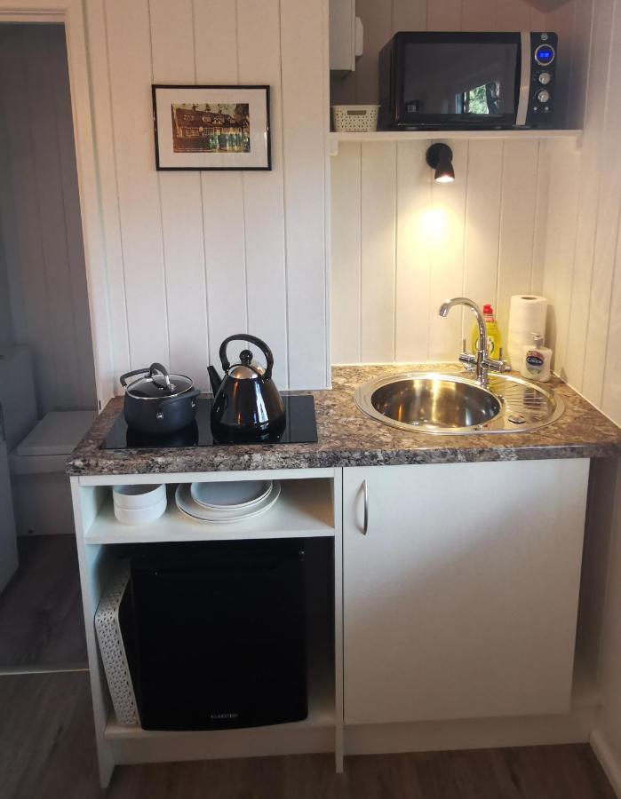 Forest Heath Shepherd'S Huts 링우드 외부 사진