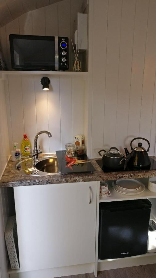 Forest Heath Shepherd'S Huts 링우드 외부 사진